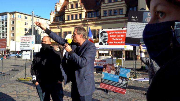 Die corona-leugnende & islamfeindliche Kundgebung "Pax Europa"